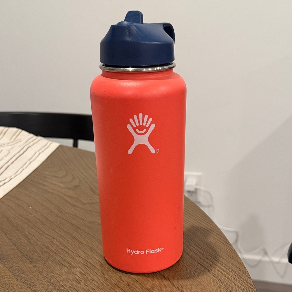 Hydro Flask Kids Swim Bottle - Coral and Navy